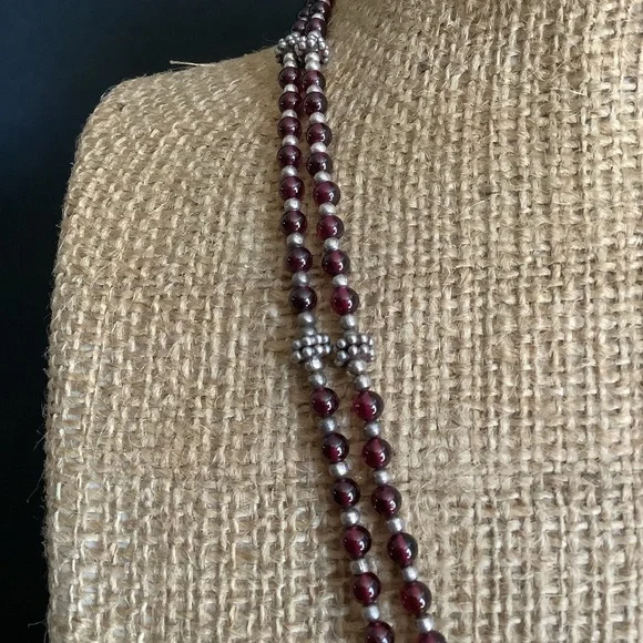 Vintage 925 s silver genuine garnet beaded necklace.